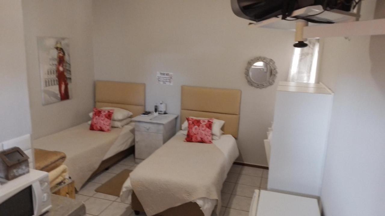Larochelle Guesthouse ケートマンスフープ 部屋 写真