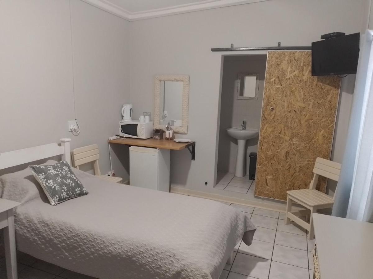 Larochelle Guesthouse ケートマンスフープ エクステリア 写真