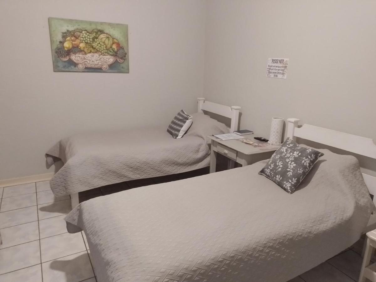 Larochelle Guesthouse ケートマンスフープ エクステリア 写真