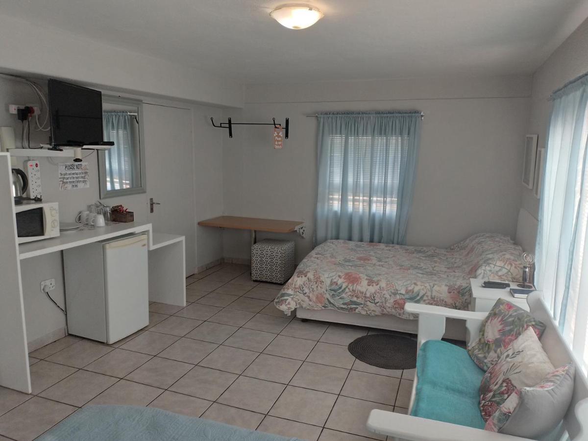 Larochelle Guesthouse ケートマンスフープ エクステリア 写真